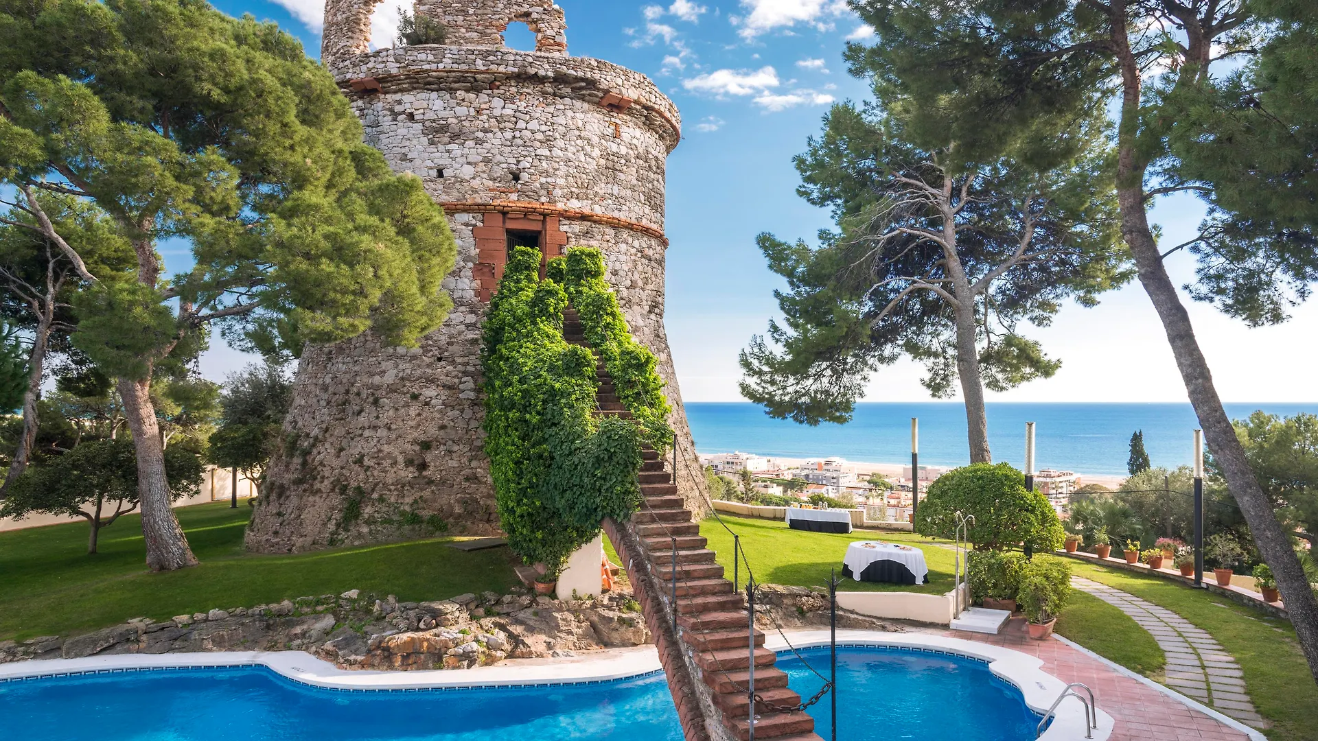 Gran Hotel Rey Don Jaime Castelldefels 4*,  Spanien